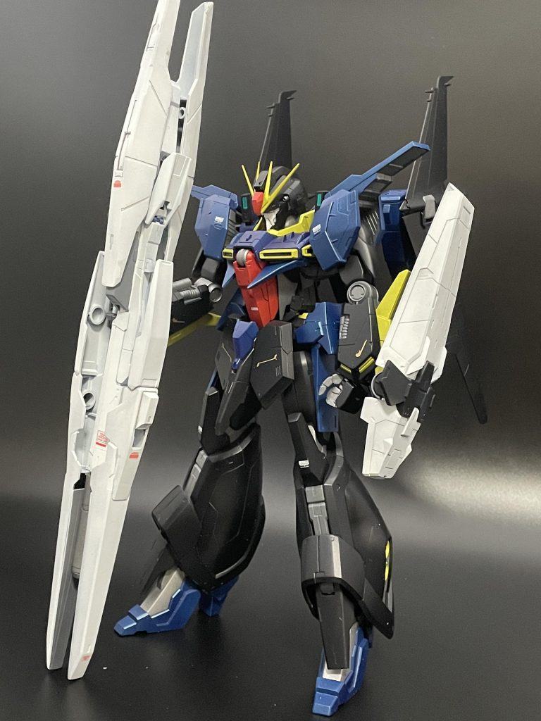 ハイメガバーストランチャーキットじたいの設定がガンプラなのでロマン武器も制作。HGREVIVEゼータのハイメガランチャーを軸にハルート(ザラキエル)、GNアーチャーのパーツなどを組み合わせて制作。