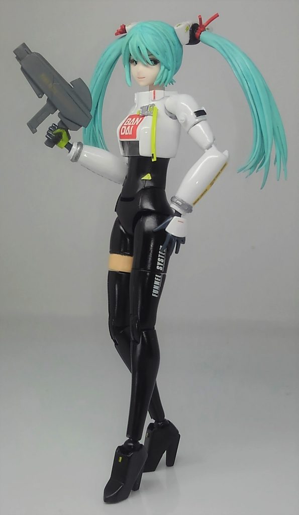 レーシングミク2022のデザインが、モロにモビルドールメイやんけ・・と思ったのが作成のきっかけです。