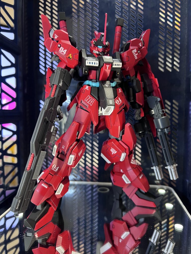 というわけで、トーリスリッター赤くしました。我が妄想ロンドベル隊クワトロ大尉の新型✨という妄想であります👍🏻