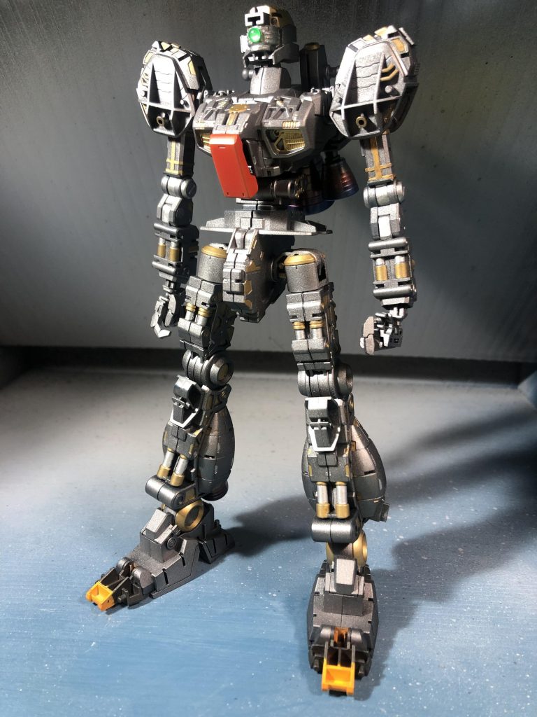 フレームも塗り分けにチャレンジしました！細かいのでロートルな私は手元がプルプルしながら筆塗りで塗り分けました💦