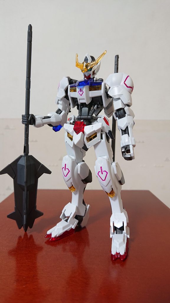 肩、胸、膝のピンクと胸下のシリンダーを塗装してます♪