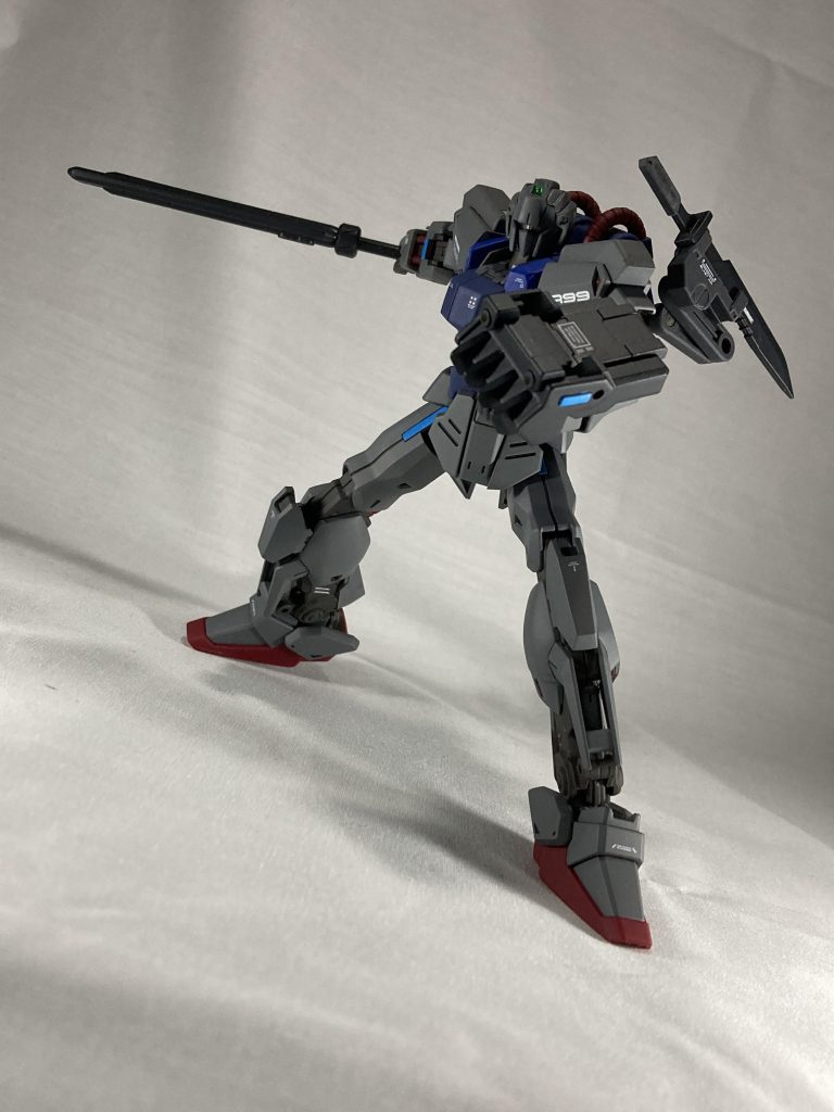 ビッグナックルガード&ブレードメイス殴られるのも斬られるのも撃たれるのも怖いし、相手を斬ったり撃ったりは罪悪感が…と主人公のヘタレから装備された軽装で動きやすい殴打する武装攻撃を受けたくないのに近接武装だらけになっている矛盾に彼は気づいていない