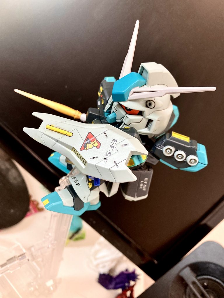 インコムユニットの細かいディテールは再現できませんでした。むっちゃ複雑やねん‥‥RGνガンダムを改造して作ってる方いますけど、本当に尊敬します。ディテールアップの技術は要練習ですね。