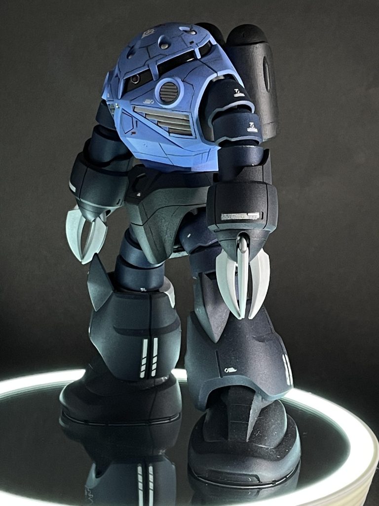 全身です。某百均ショップにて、100円では売られていない「照明付きミラー」を購入してきました。無駄にカッコヨクなります笑どんな作品も、そこそこに見える魔法のミラー!