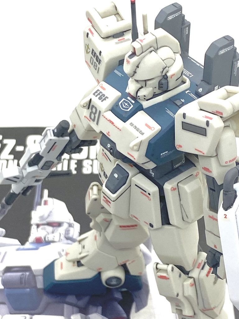 最後は説明書と。ガンダムEz8もガンダムフィックスの完成見本みたいな作りを目指しスタイリッシュで清潔感ある感じに仕上げ・・・今回のも自分的にはまずまず近づいたかな?と思います。ガンダムEz8もHGUCでは比較的後発で発売されましたから合わせ目も非常に少なく、プロポーションも良いのですが部分塗装の箇所はそれなりにありますから、塗装の入門に初めて作るのも良いと感じました。改修機を感じられるディテールは元の陸戦型ガンダムに負けない程で汚しを入れても良い感じで仕上がると思います。これでウサ男の世界観でのMS08小隊も折り返しになりますが・・・ガンダムEz8は再版も多く、田舎に住む自分も先日、実店舗でこのキットを久しぶり見たので少し出回り始めているみたいなので是非買ってみて、素晴らしいガンダムEz8を楽しんでみて下さい。ご覧して頂きありがとうございました。