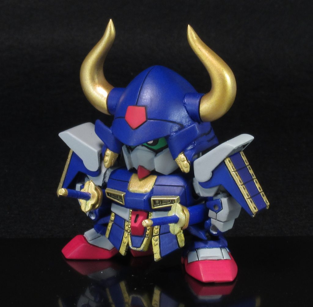 昔のSD体型が好きなので頭身は変えずに肩、肘、足に100均プチブロックのボールジョイントを仕込んでみました。