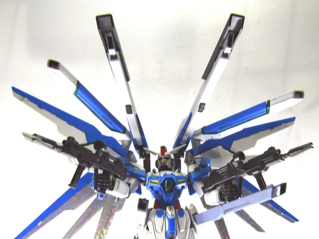 プチアレンジだけですが、結構気に入っています。リフレクターが反射していて サテライトキャノン! という感じがします。