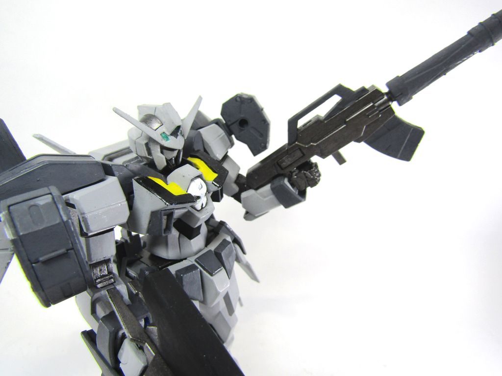 ケルディムガンダムサーガから持ってきたアサルトライフル。胸に一応ドクロマーク。