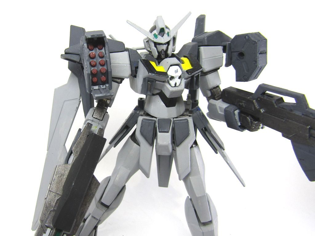 両肩のマイクロミサイル発射!