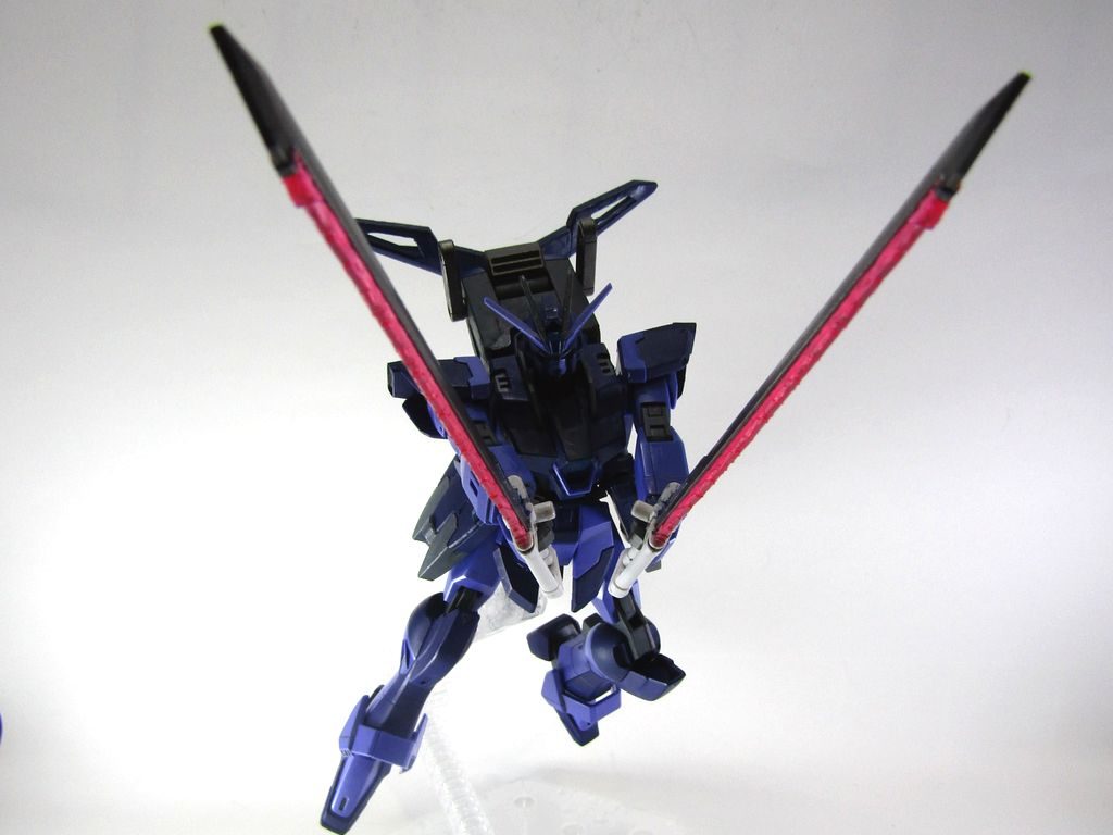 敵は容赦なく斬ります