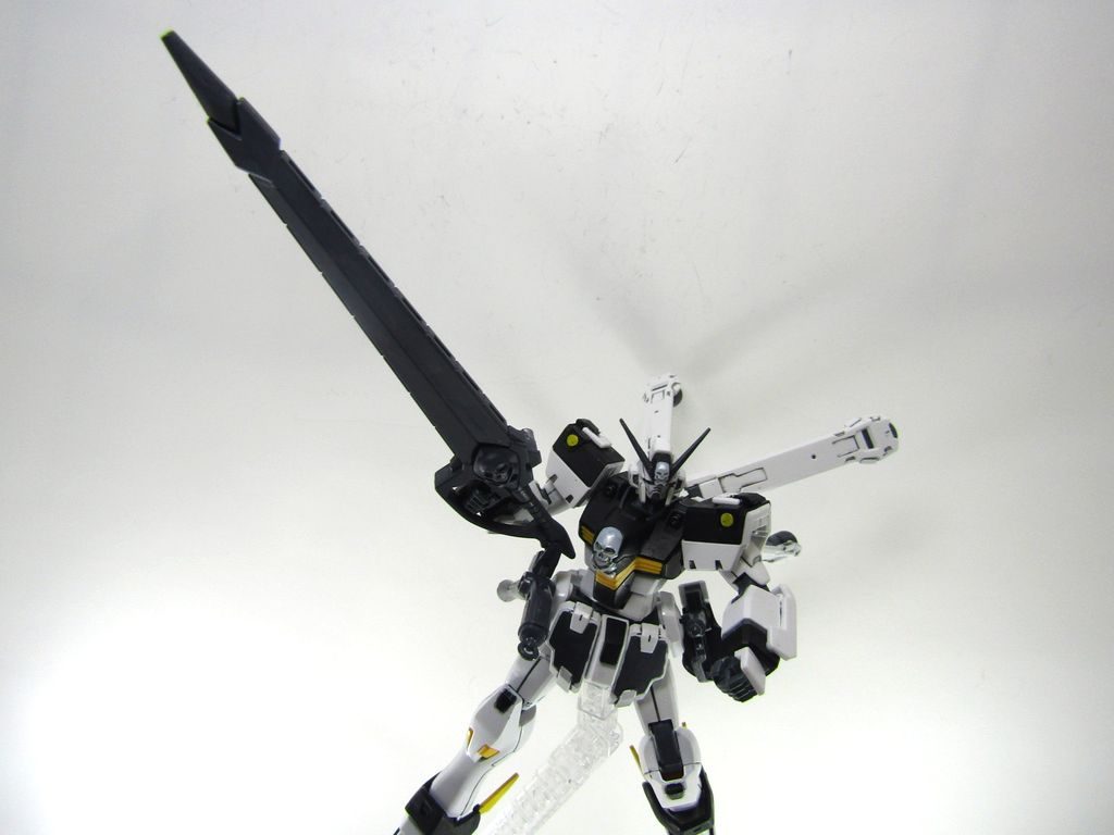 ムラマサブラスターで撃つ。宇宙海賊でキャプテンなので、メイン装備です。