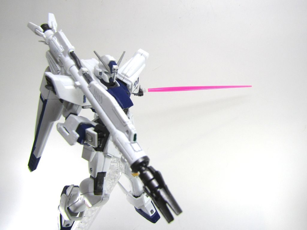 当初はフルクロスとミキシングし、余ったF91の左腕を利用して、もう1つ持っているF91で両腕ビームシールドのフルアームドF91を作ろうと思っていましたが、この機体でミキシング欲が満たされたので、他の機体を作成します。