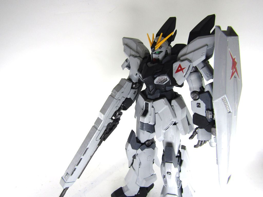 エングレービングはやすりで削り落としています。