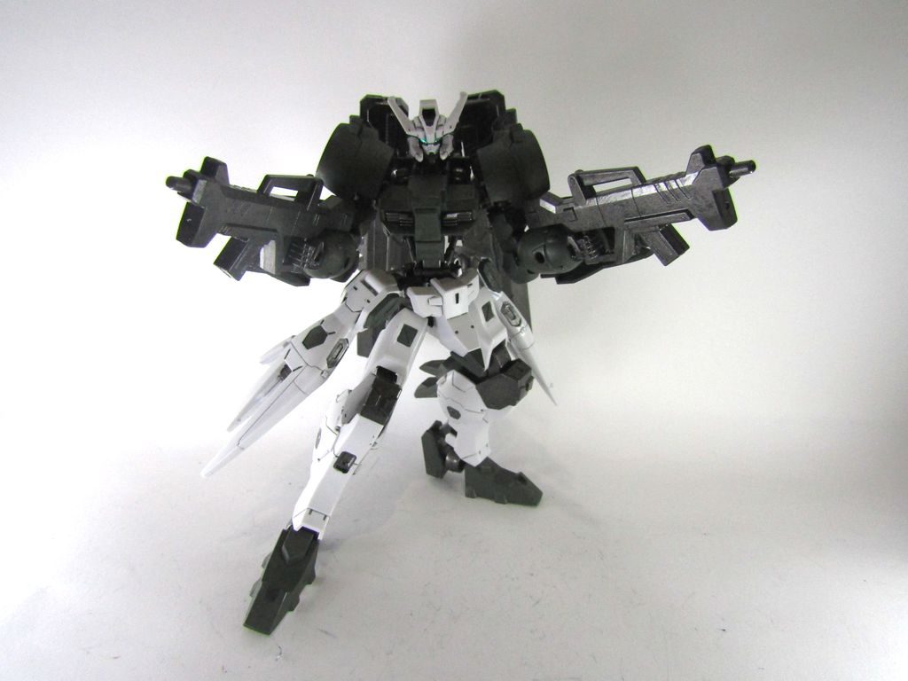 ダブルライフル。アーミーといいながら、ギャラルホルンがいる以上、どこまで自衛組織を組織できるのでしょう?と不安になります。