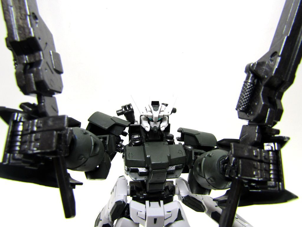 アスタロトのアシンメトリーな感じも好きですが、特にオリジナルでない腕が好みです。