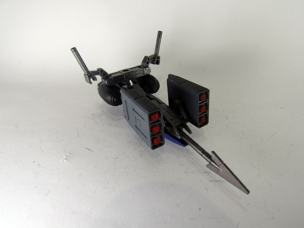 水中用マルチウェポン魚雷、隊MS用ハープーン、推進器で構成