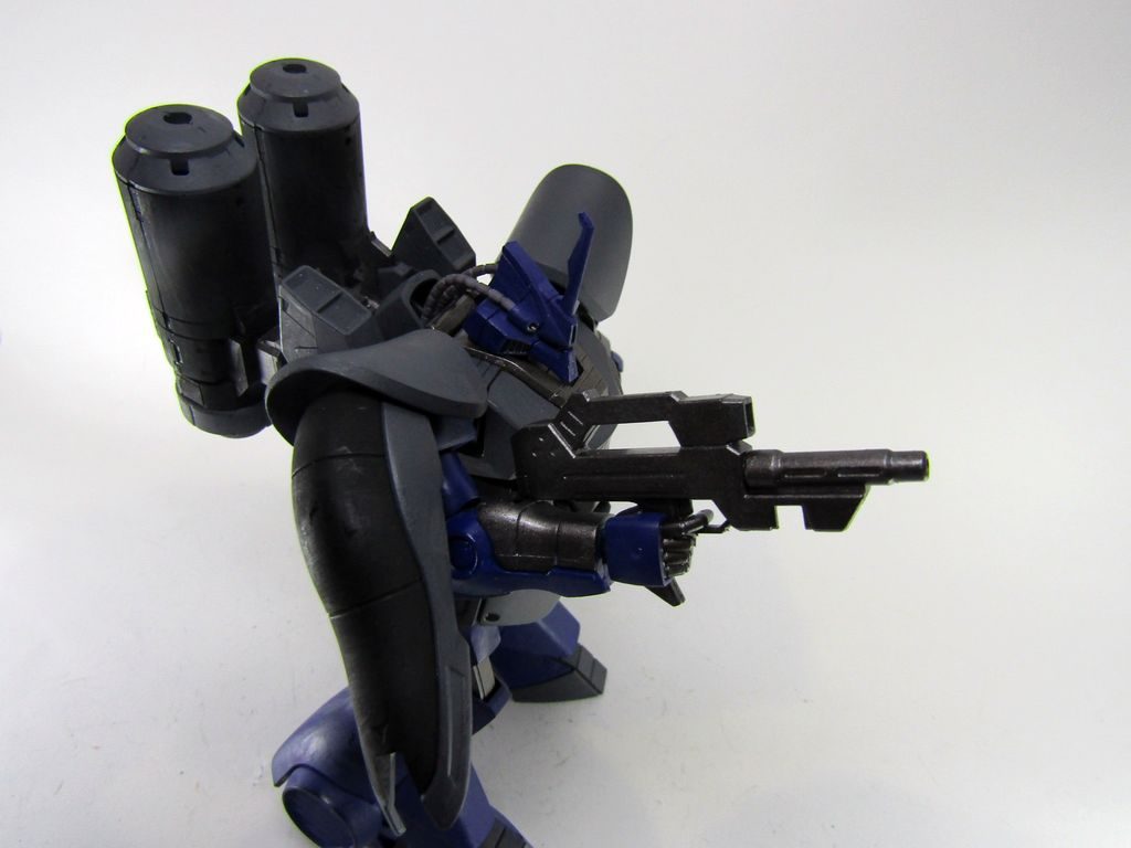 地上に出たら、予備のビームライフルで戦闘継続できます。