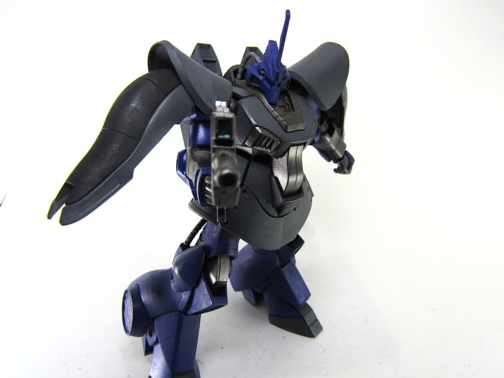 UCのゼー・ズールを見た時にこんなMS作りたいと思ったのがきっかけです。HGUCディジェを2つ入手できたので作成しましたが、Zコンには間に合いませんでした。余ったパーツは有効活用しています。