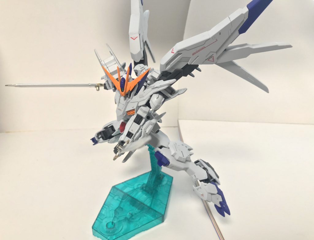 ナイトブレード、バトルブレード。ダイバーが使い続けてきた二振りの長剣であり、主に取り回しと切断力、そして耐久性を重視して採用している。