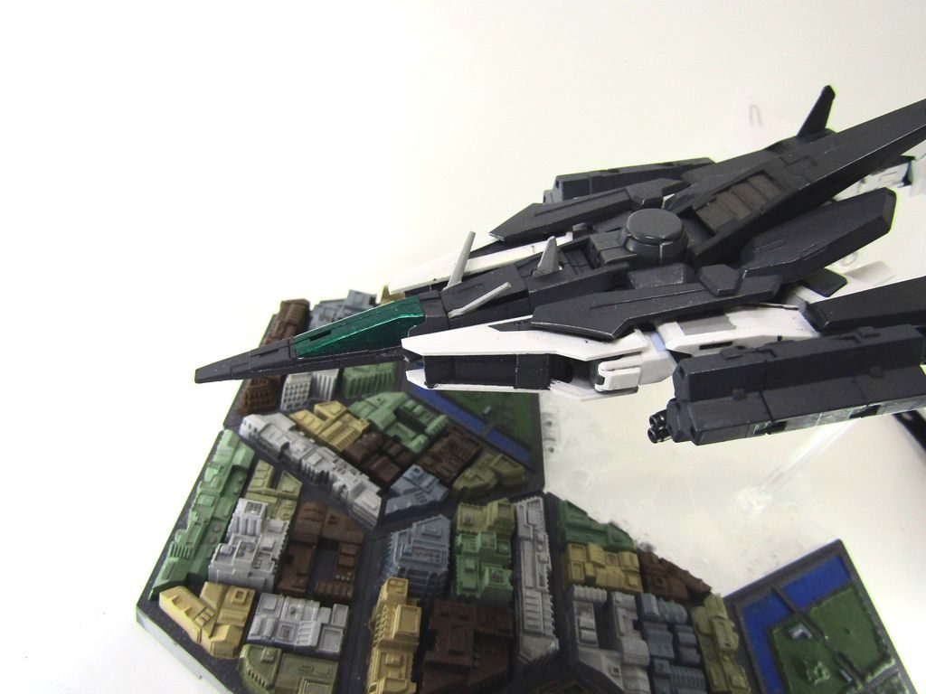 ミサイルコンテナをパージ。