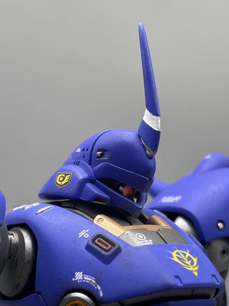 頭部モノアイ可動化もはや「いつもの」って感じですが、まだギミックを洗練する余地があると思ってます。(詳細はストーリーにて)ブレードアンテナも尖らせ、多少根本の角度を付けられるようにしました。起動時にピョンって起き上がるのも再現できれば良かったのですが…それはまたの機会に。