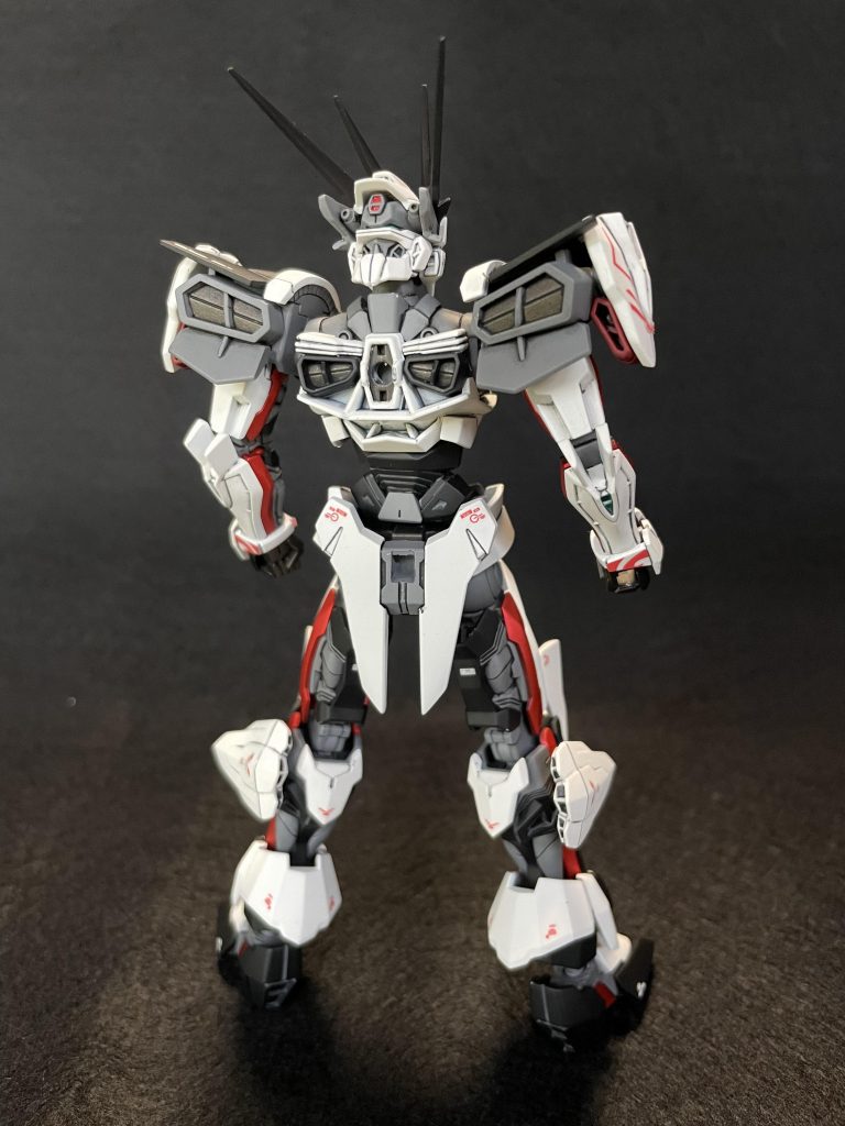 リアビューバックパックと腰部ユニットを取り外した状態。ちなみに全身を巡るS22型パワーシリンダーはスターブライトシルバーの上からプレミアムレッドを薄く吹き付けて、起動状態として塗装しました。