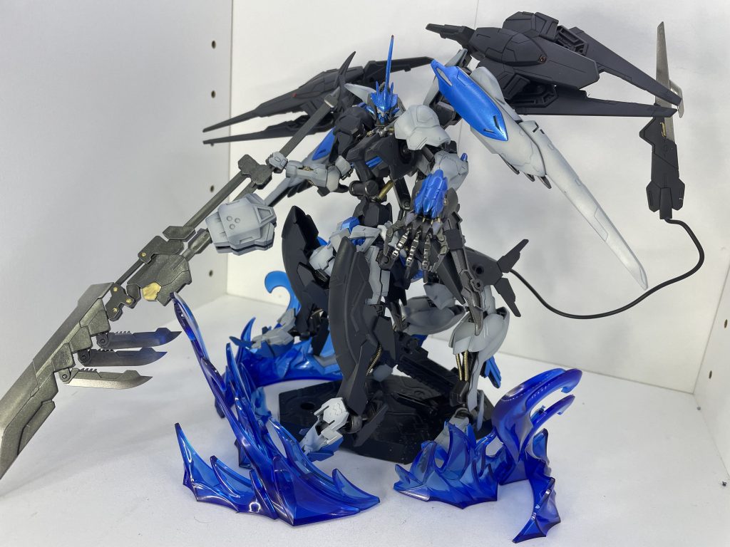 バックのアームはシールドにもなります。