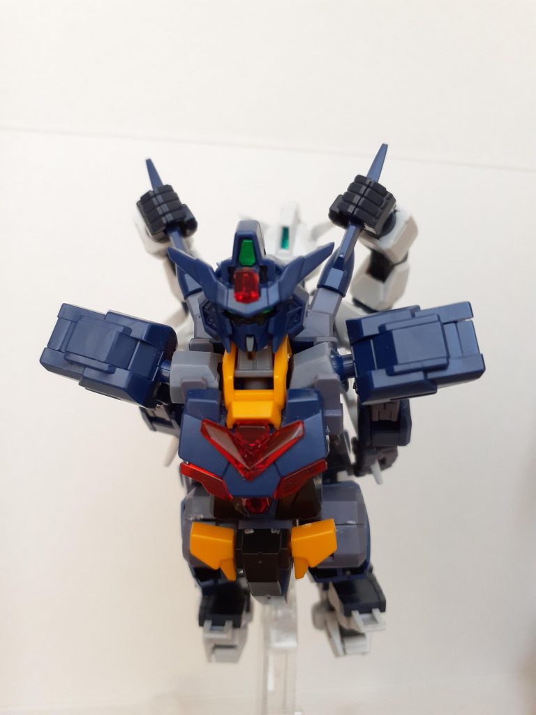 後ろは、コアガンダムII(ティターンズカラー)になっています。