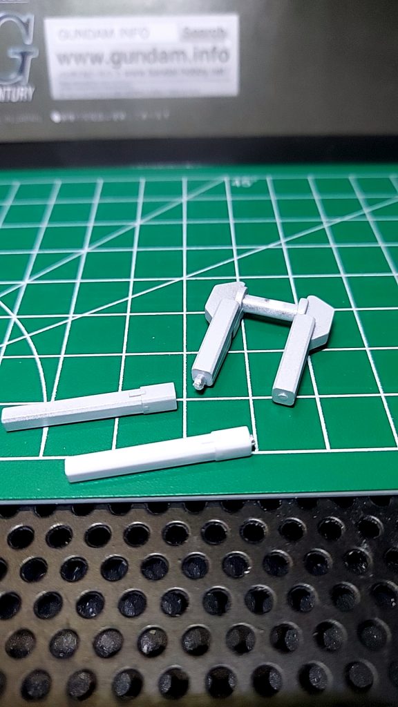 右側が折れちゃいました