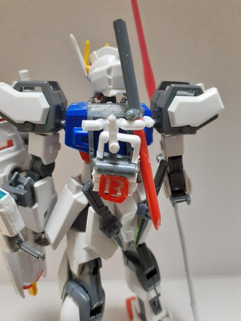 ちなみにこれはバッテリーストライカーです。いざとなったときに、補給できる予備バッテリーを、背負っています。