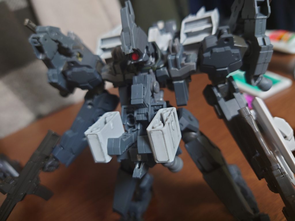 一応コクピットオープンができます。30MMのエグザビークルを使用。