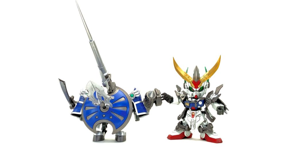 ●ギミック② 重装の箱と各武具が合体！重装甲車形態になるぞ！