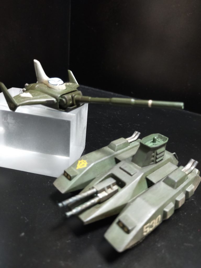 転輪が沢山あるので、せっかくだからとサイドパネルを半分カット。戦車らしくなりました。スモークとかアンテナとかハシゴとかやりたかったけど、まあコレはこれで。旧キット楽しいですね👍