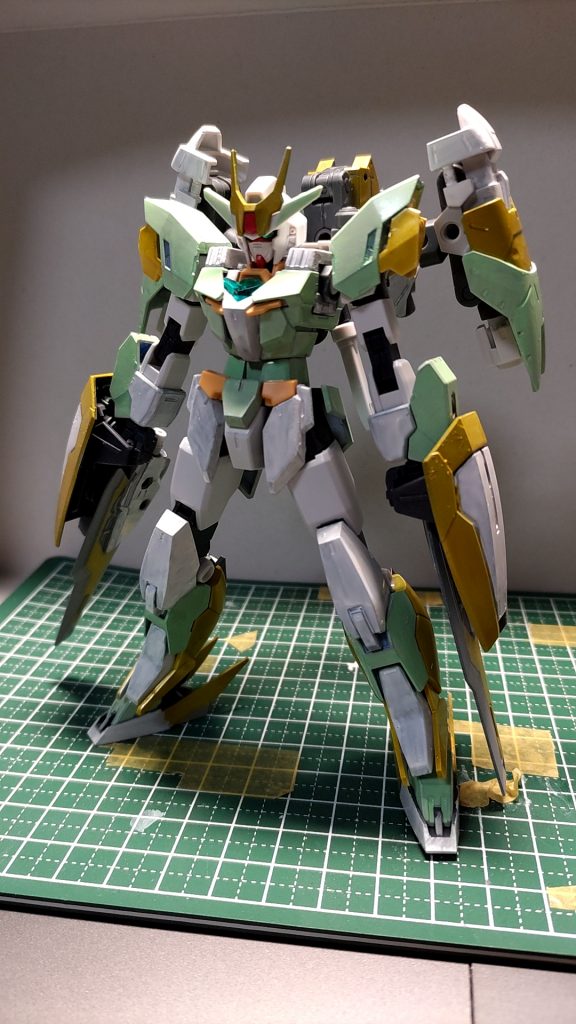 まずは全体をばカラーリングは若草色を取り入れた白主体の騎士をモチーフにイメージ本機のコンプセプトはシンプルなもので「早く飛んでそのスピードで敵を撃つ、切り裂く!」といったもの。それ故に武装も複合兵装オンリーといった仕様