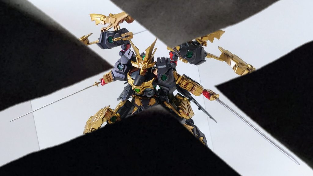 サムライソード 菊一文字、虎徹に加え金剛刀を二本両肩にマウントしている。金剛夜叉明王が持つ刀に名がなかったので別の宝具の名を付けました。 てかどれがどれなんだよ