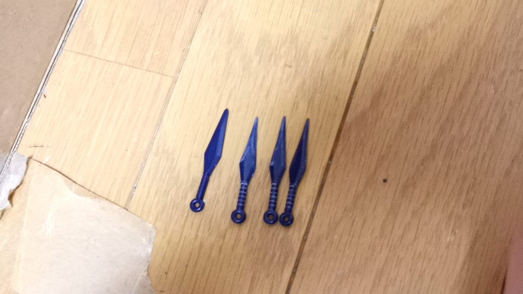 こうみるとデフォのクナイってもはや武器じゃないですよね、とがり具合とか