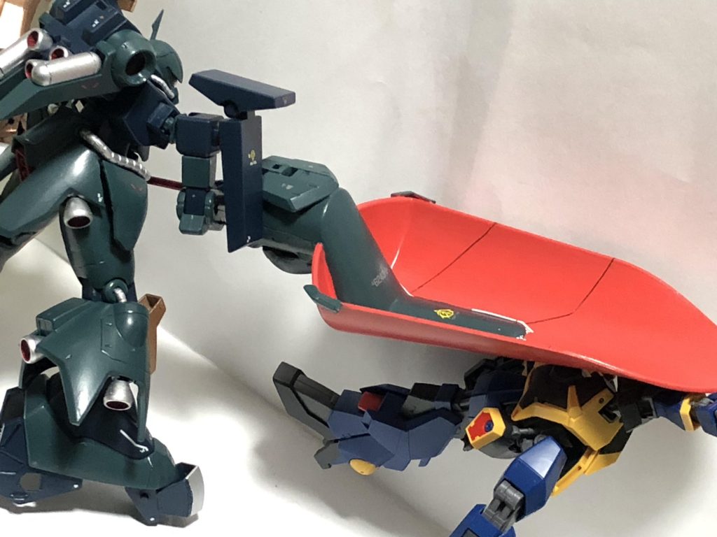 その重量による圧壊攻撃による防衛戦闘も可能だった模様