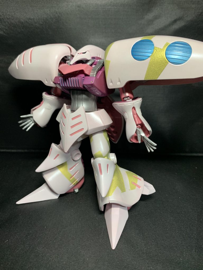 今回は最後のパール仕上げで塗装が剥げてしまい大惨事でした⤵︎ムーンゴールドで割れを隠してごまかしていますあまり拡大しないでいただけると嬉しいです笑メインカラー ホワイトサフ(ピンク)→光沢ピンク→光沢白→調色クリアピンク→パール胴体 ふくらはぎ ブラックサフ→ブライトシルバー→調色クリアピンク→光沢クリアかかと 肩 ピンクサフ→光沢ピンク→光沢クリア