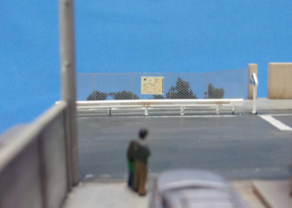 金網には避難地図が