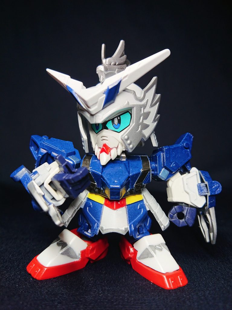 老齢の人物像なのと、過去作に劉禅をAGE-FXで制作したため、繋がりを出すためAGE-1 フルグランサで制作しました。派手な人物ではないので、装飾等も控え目です。