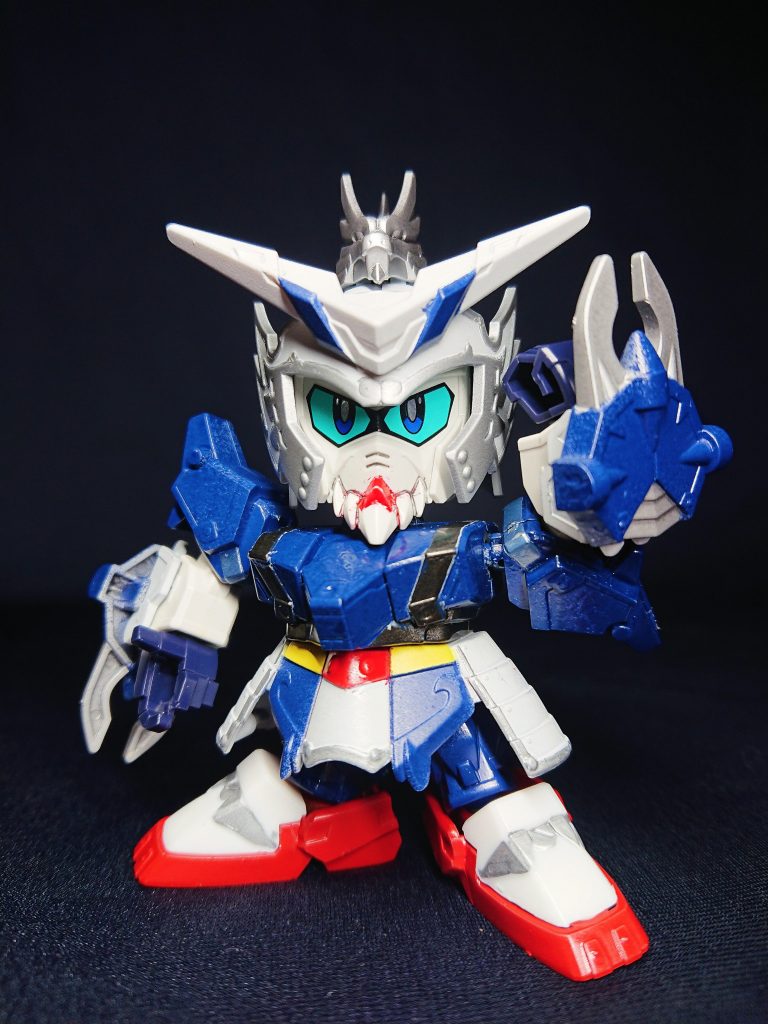 パーツは意外と(フル)グランサに似たり寄ったりな形状があり、形出し自体は容易にできました。ヒーローズに慣れすぎたせいか塗装がシンプルに見え、色の足らなさを感じこれでいいのかと少し不安w