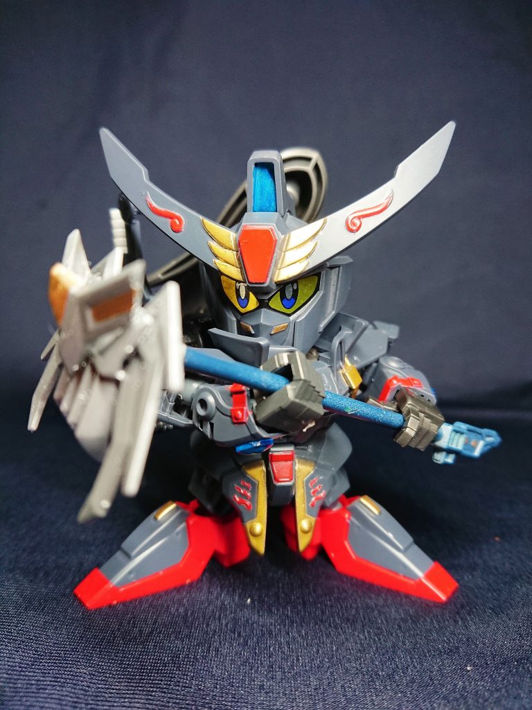 新規パーツ以外の見た目は変わっていますが、塗装は似せてあるので違和感ないかと思います。他の三国伝武将よりもシンプルなカラーリングなので、まとまりもよく感じます。