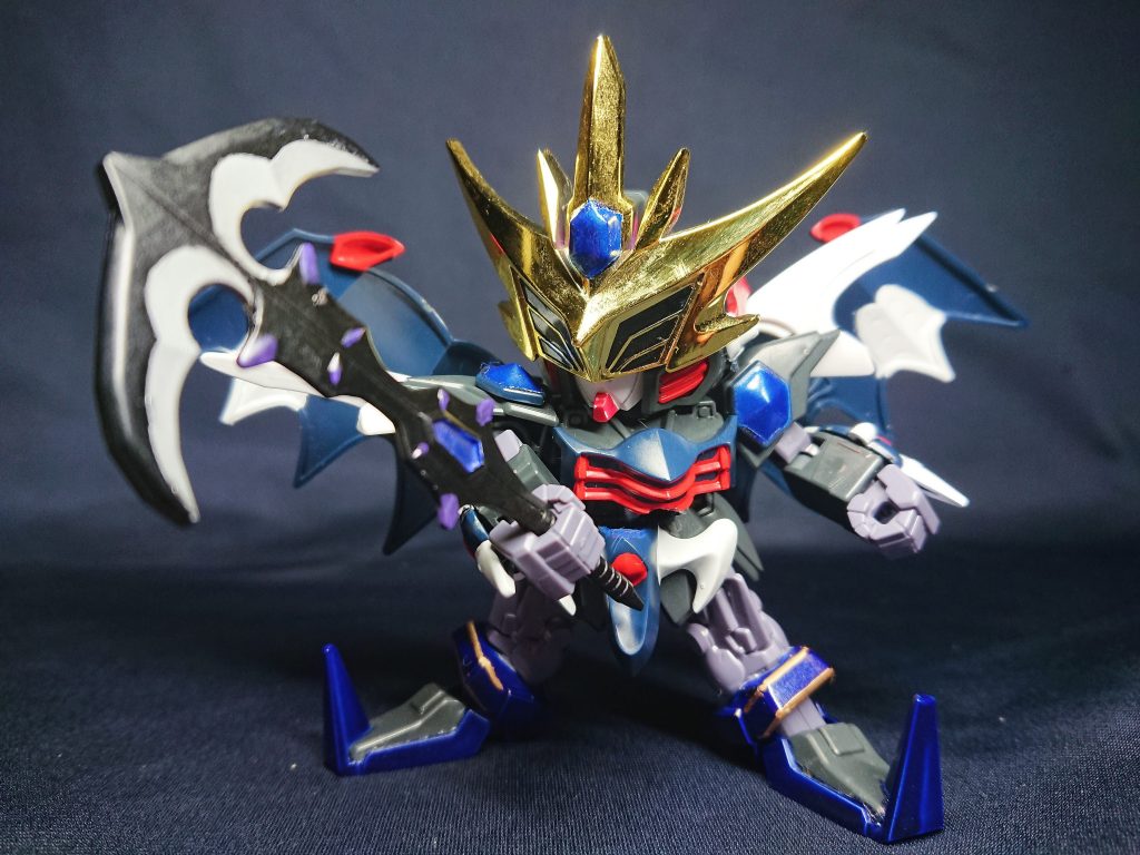 脚部を除けばEXスタンダードの可動も相まって、未改修の闇の騎士よりも動きます。手軽な改修で頭身バランスも向上しました。