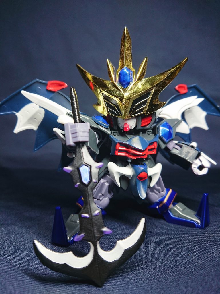 元ラクロア親衛隊、氷刃の騎士ディードがスティールドラゴンと合体した姿。トールギスをそそのかしてラクロアをダークアクシズに侵略させた。