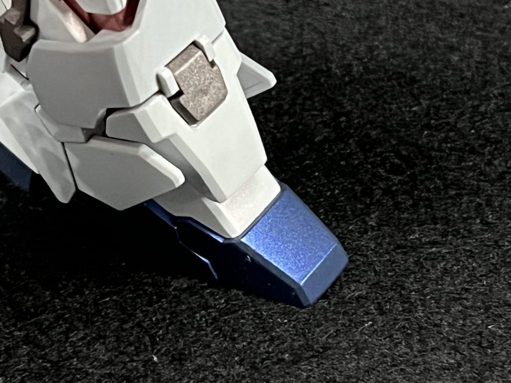 ブルー(というより紺色)に重ねたことで、怪しい光り方をして良き。黒に重ねたテストピースも作りましたが、神秘的でありつつも、あまりにも色が深すぎたので今回は無しで。