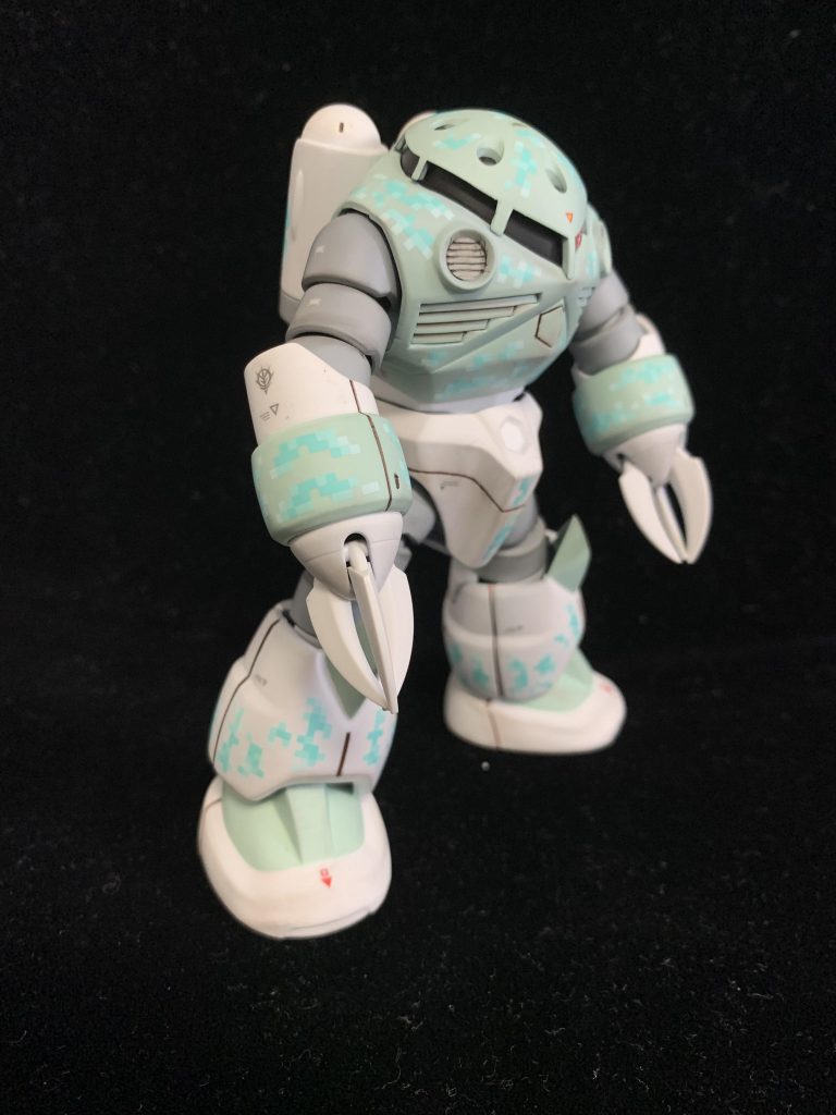 墨入れはコピックライナーの黒を引いた上からリアルタッチマーカーの茶色で重ねがけ、ウェザリングはくどくならない程度にウェザリングマスターのススとスノーをかけてます。