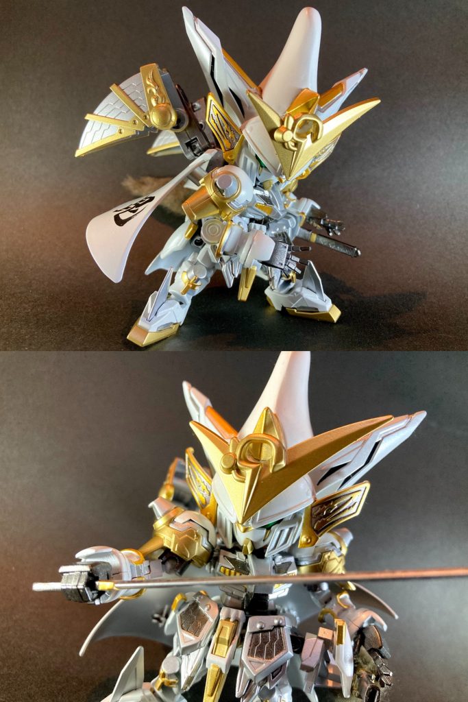 【十二王方牌 車懸りの陣】謙信マスターガンダムの必殺軍法。麾下の精兵・上杉十二神将を車併陣形に配して敵全軍を釘付けにし、生じた間隙へ謙信自らが駆け入って敵大将の首級を狙う、大胆極まる「一手切」の奇襲戦術。甲斐武田氏秘伝の軍学書『甲陽軍鑑』にはその猛威が克明に記されている。