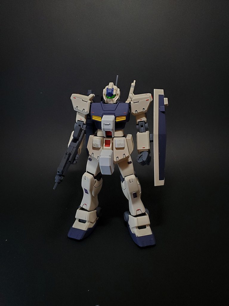 お手軽制作を目指し、あえて塗装せずガンプラそのままの色だけで統一してみました。個人的にはレッドポイントが好みです。