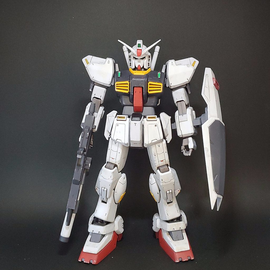 全身にスジボリ追加、つや消し傷加工してます。ライフルの下には簡易グレネードランチャーを追加しました。