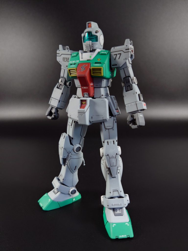 ジ・オリジン版のガンダムが積んだままになっていたので襟と腰、コクピット周りをいじってククルス・ドアンの島に登場するジムにしてみました。(映画はまだ観てない)